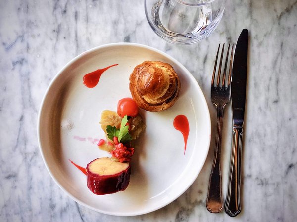 Comment préparer un parfait koulibiac russe avec saumon et épinards ?